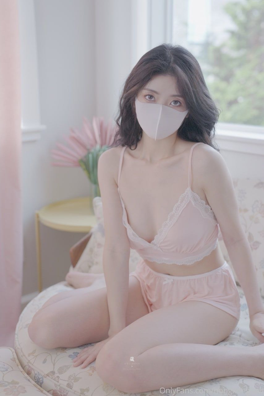 亚洲已满18点击进入在线看片