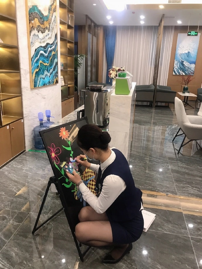 女人露p毛视频