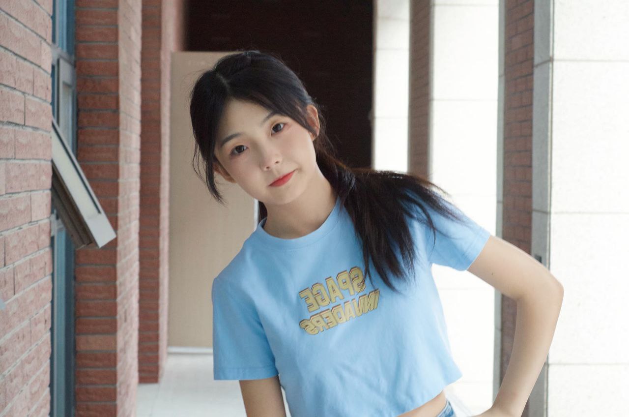 亚洲一二三区免费视频