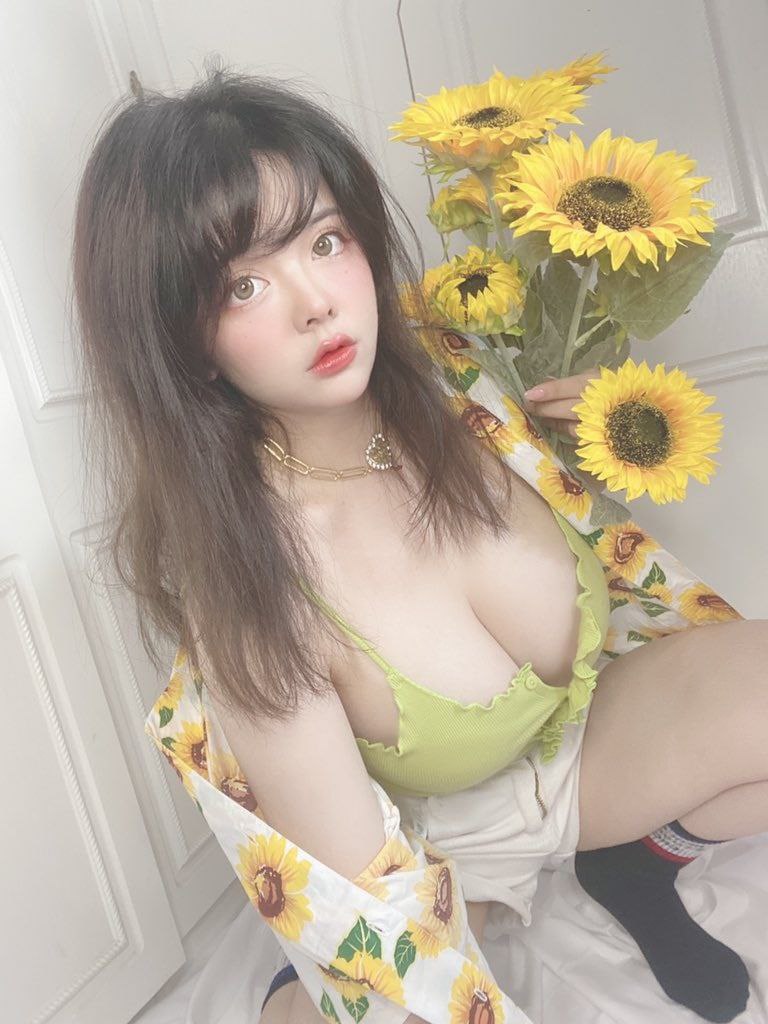 77777_亚洲午夜久久多人