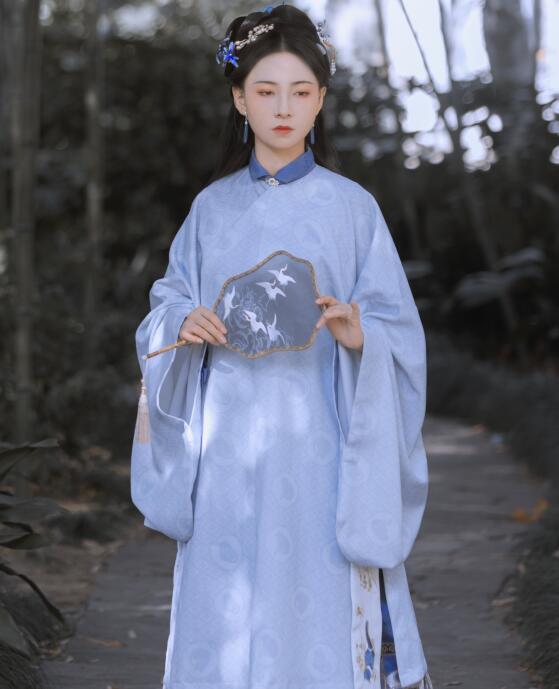 亚洲女人初试黑人巨高清