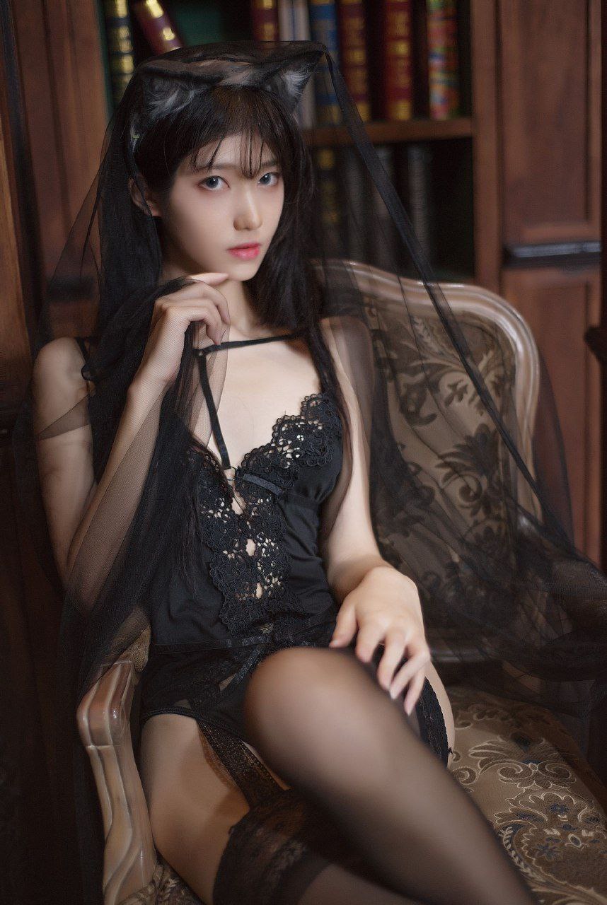 男吃女胸又摸又揉动态图