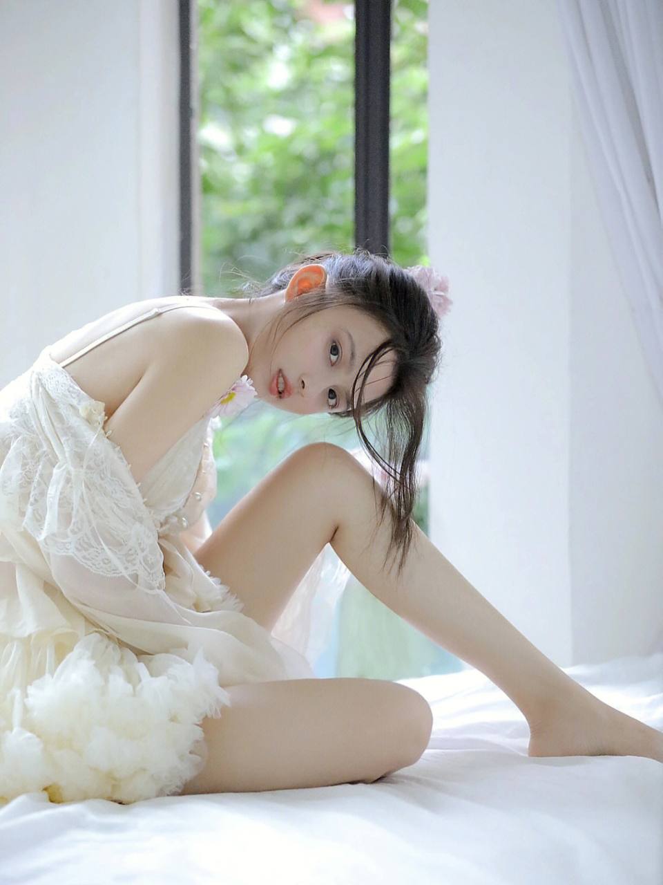 女生流出白白的东西怎么回事